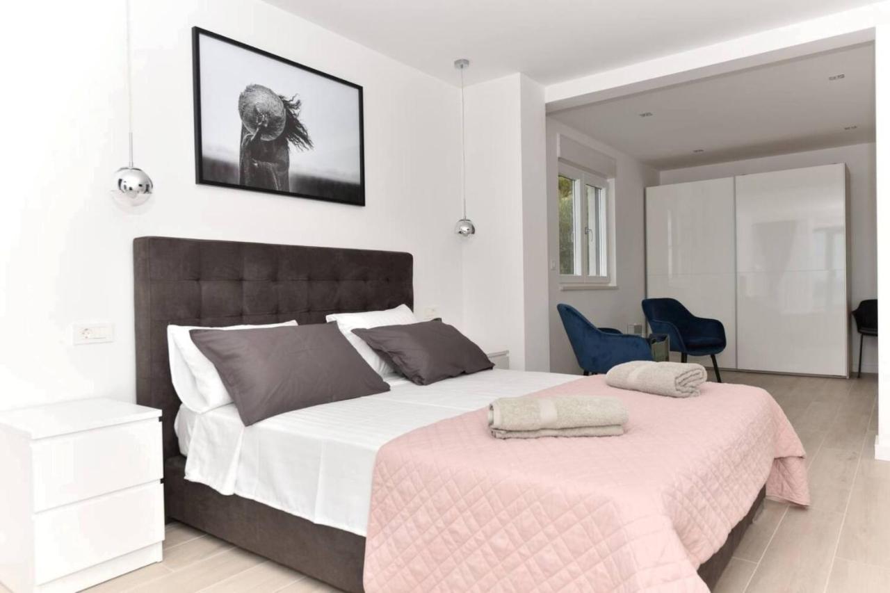 Villa Kuk With Heated Pool Makarska Dış mekan fotoğraf